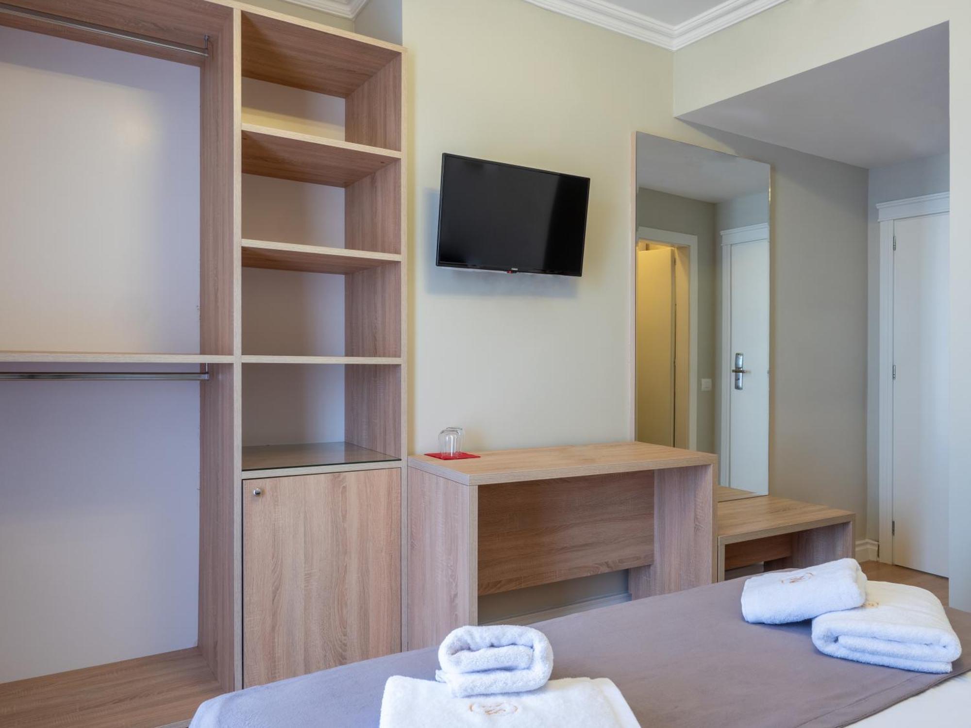Nia Boutique Hotel By Rapo'S Resort Himare Exterior foto