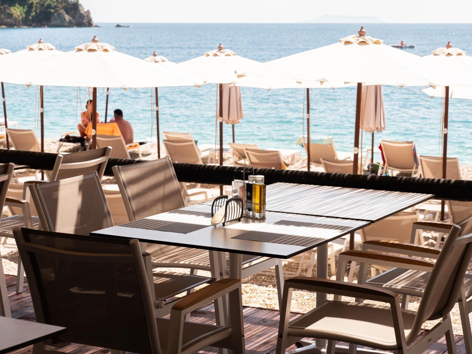 Nia Boutique Hotel By Rapo'S Resort Himare Exterior foto